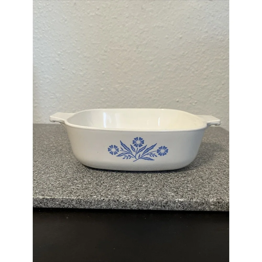 Corning Ware Blue Cornflower P-1-B Casserole Dish 1 QT With Microwaveable Lid